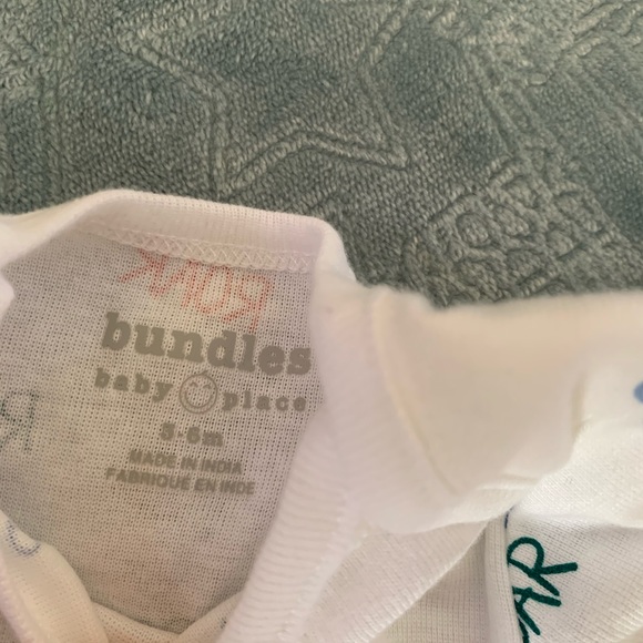 3 long sleeve boy onesies - Picture 4 of 4